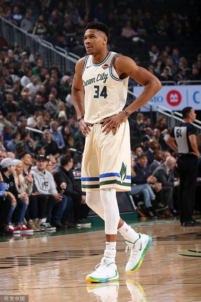 爱游戏精品手游合集关于湖人不断突破！，字母哥连续十场比赛得分超过战术调整赢得满堂喝彩的信息