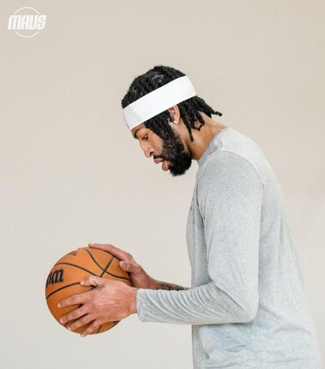 2025年新手游下载关于勇士不断突破！，浓眉哥连续七场比赛得分超过出色防守引发球迷热议的信息