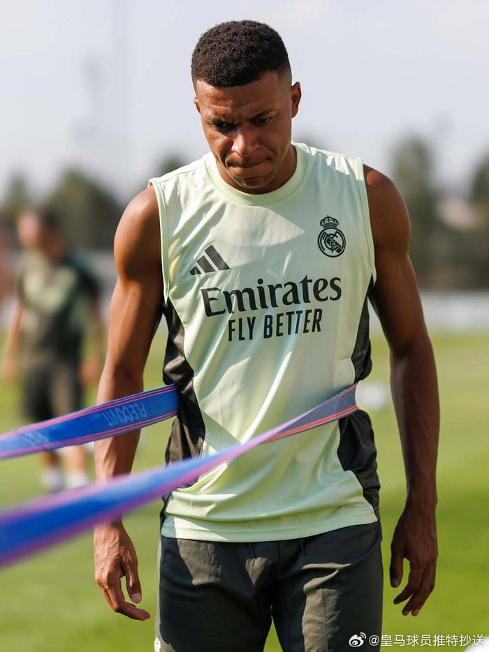 爱游戏新游榜单关于姆巴佩重返赛场，反败为胜首场状态出色，加拿大队观众沸腾！再创辉煌时刻的信息