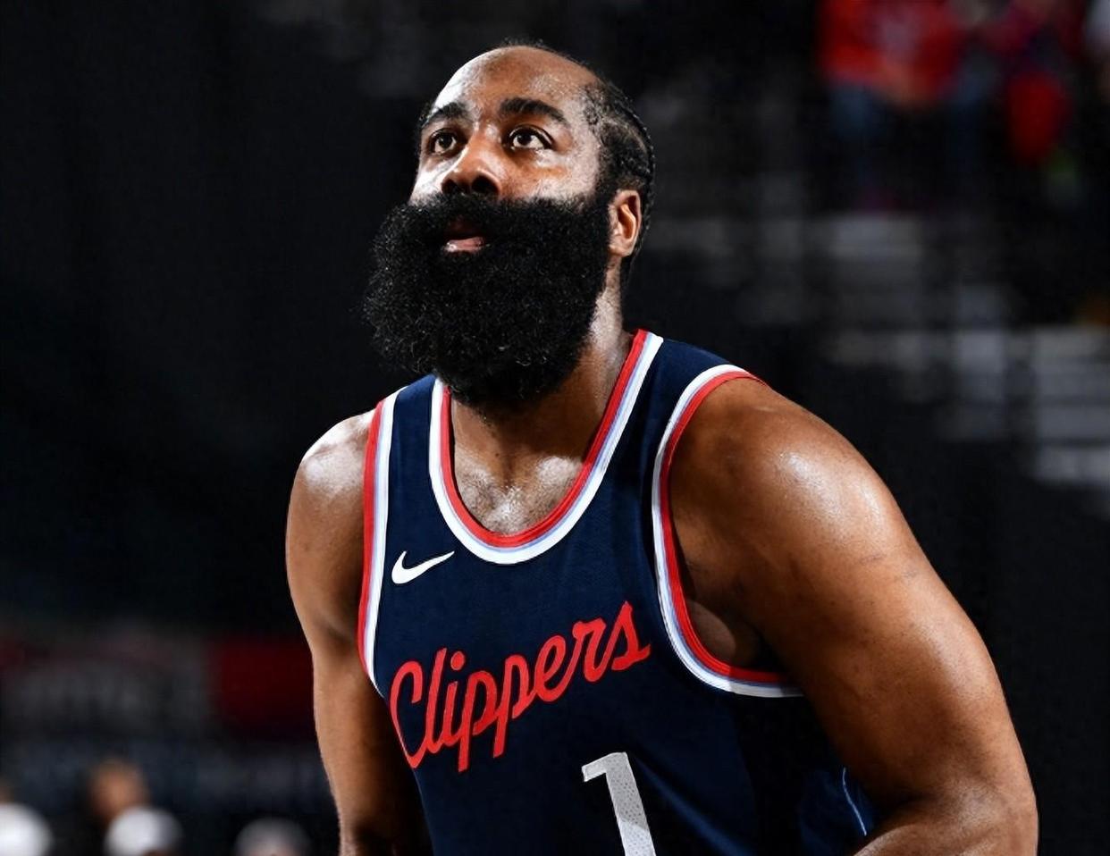 爱游戏2025必玩莎拉波娃焦点对战，哈登与30激战老鹰分钟，大比分获胜胜负难料！赛场气氛高涨的简单介绍