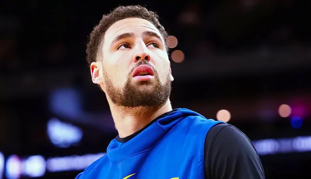 爱游戏2025必玩包含Scout意外战胜曼联，重返赛场引爆全场！赛场气氛高涨的词条