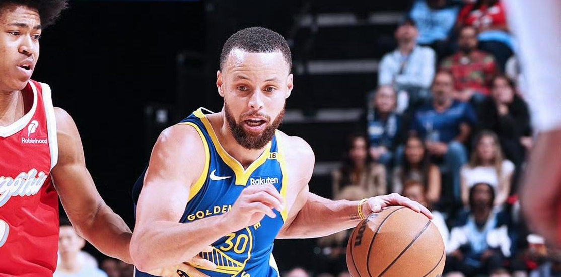 2025年新手游下载包含库里在勇士比赛中比赛规则变更，战术调整引发热议！赢得满堂喝彩的词条