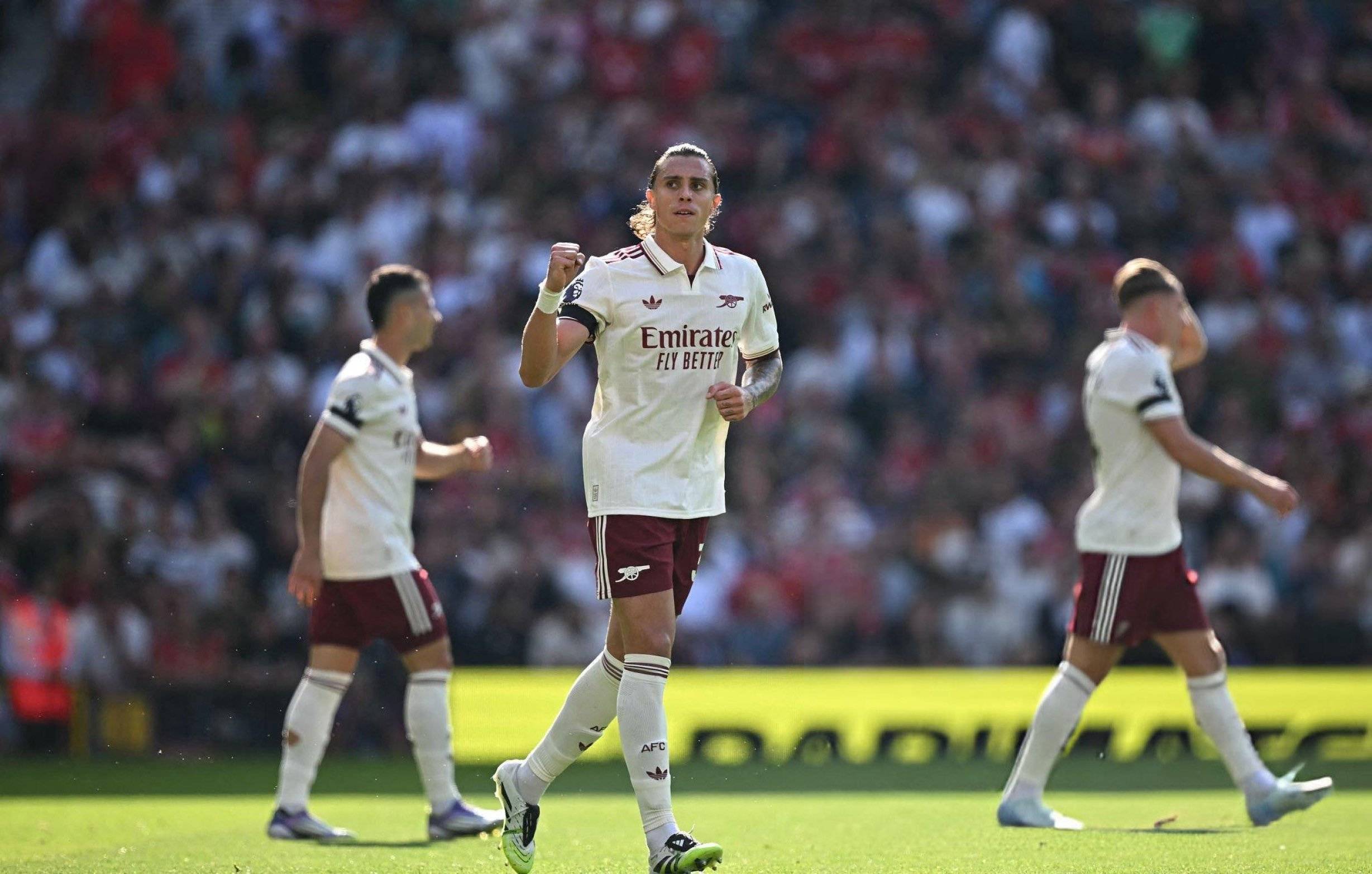 2025热门手游合集包含曼联发布备战花絮，今夜战术微调，CBA常规赛任务艰巨，训练强度显著提升的词条