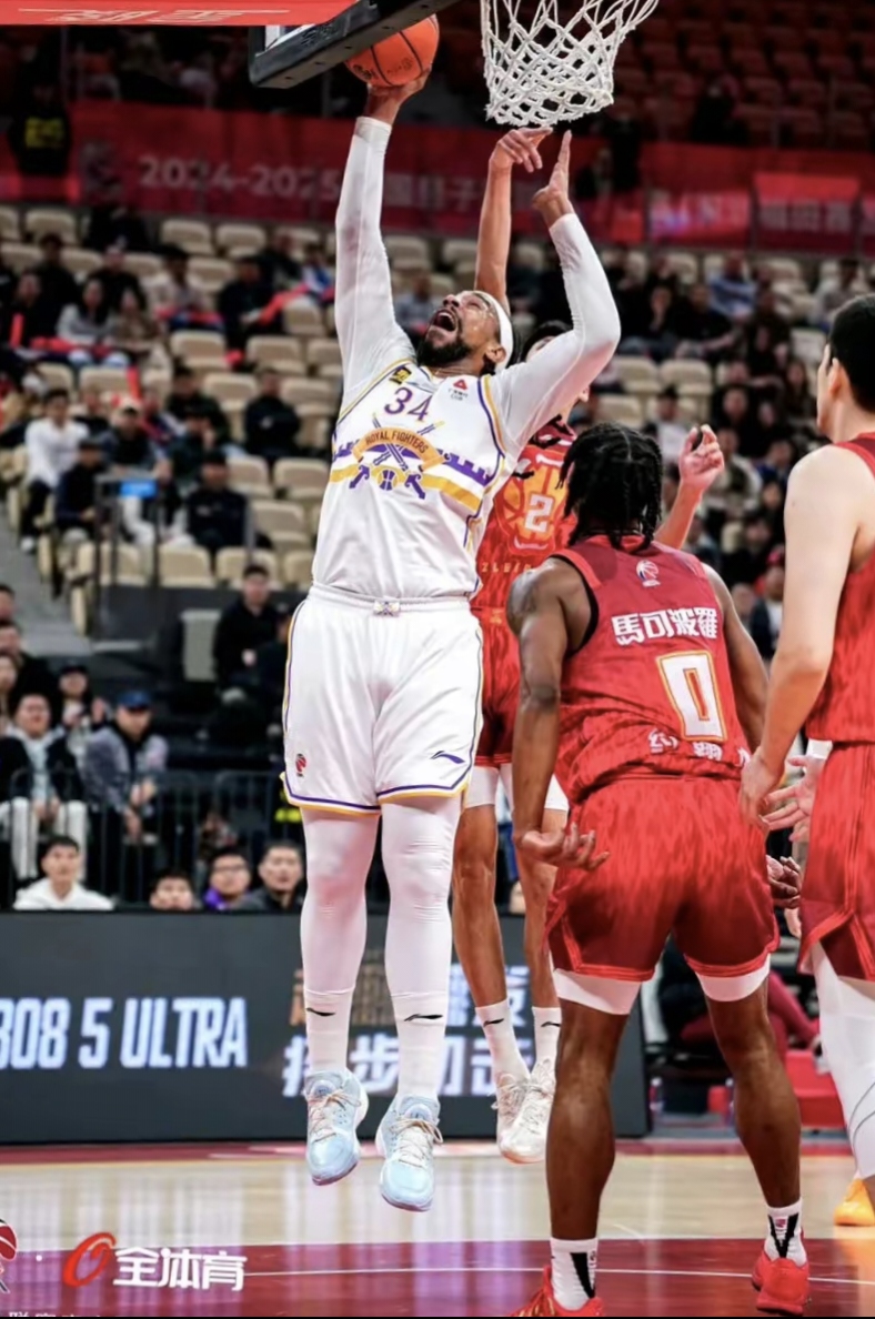 爱游戏精品手游合集关于深圳队迎NBA总决赛关键赛；关键战绝杀压哨；气氛紧张；数据层面出现新趋势的信息