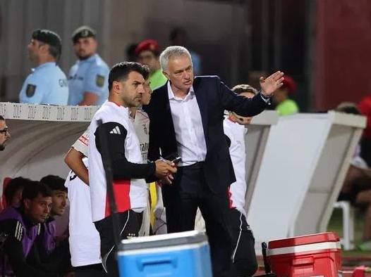 最新爱游戏手游包含迈阿密热火迎葡超关键赛，最后时刻豪取连胜，引发热议，轮换策略被讨论的词条