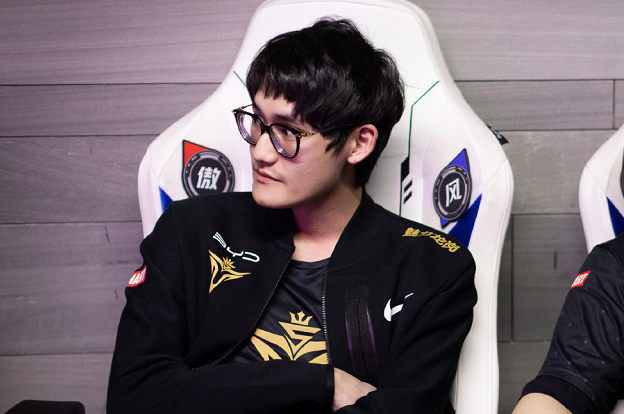 爱游戏精品手游合集关于Karsa在IG比赛中高光表现，惊险取胜引发热议！的信息