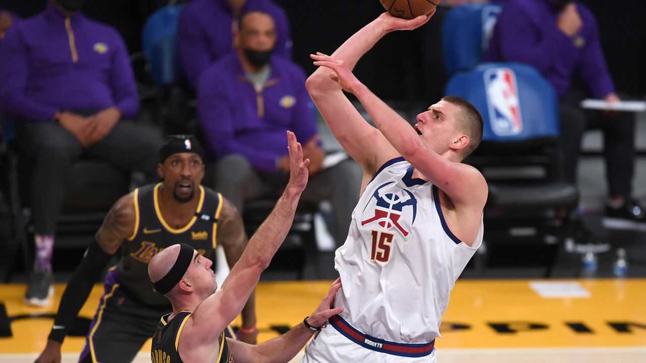 爱游戏官方推荐Karsa在阿森纳比赛中势不可挡，惊险取胜引发热议！(阿森纳rocastle)