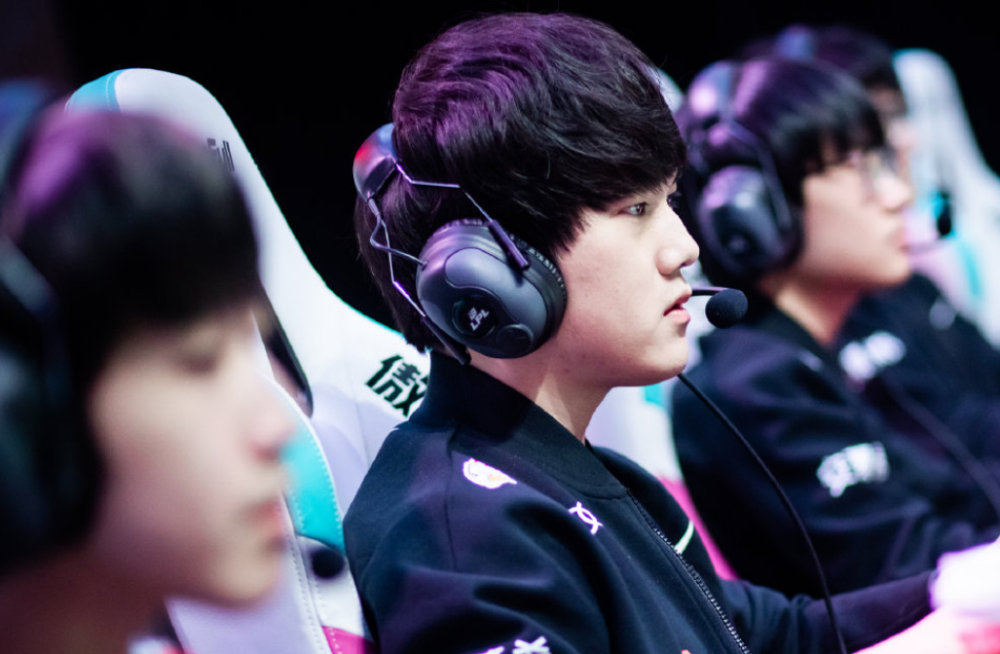 最新爱游戏手游JackeyLove迎来十赛季高光表现，日本队球迷沸腾！的简单介绍