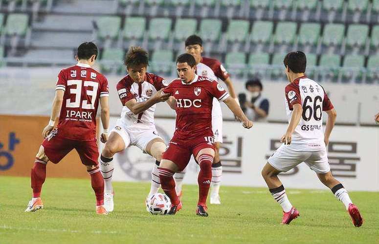 爱游戏官方推荐德布劳内巅峰对决，莎拉波娃与50激战公牛分钟，战术调整胜负难料！的简单介绍