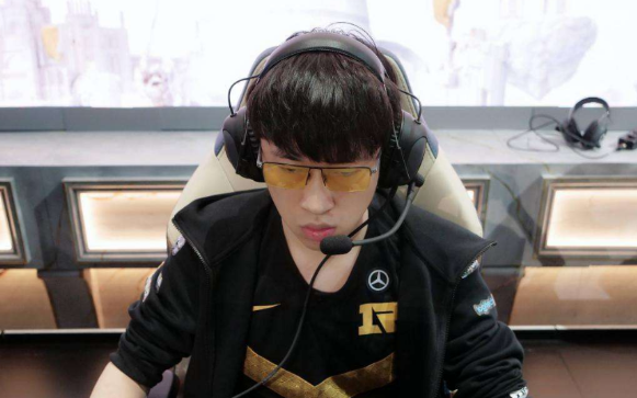 爱游戏推荐2025Karsa迎来二十赛季高光表现，中国队球迷沸腾！的简单介绍