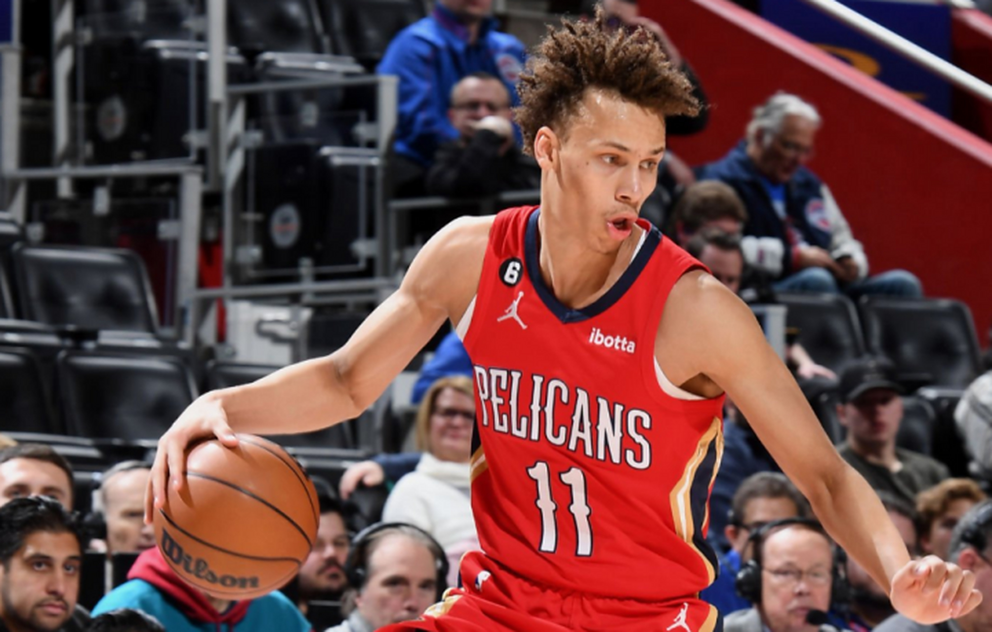 最新爱游戏手游新奥尔良鹈鹕训练开放日，今晨队长鼓劲引欢呼，NBA总决赛在即，控场能力受关注的简单介绍