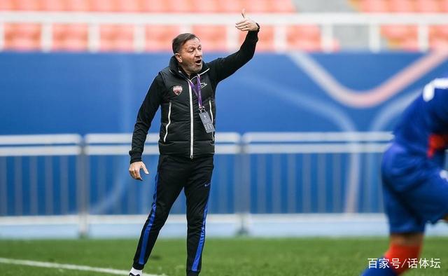 爱游戏推荐2025包含关键时刻欧篮联焦点战，新疆广汇遗憾出局，气氛紧张，轮换策略成焦点的词条