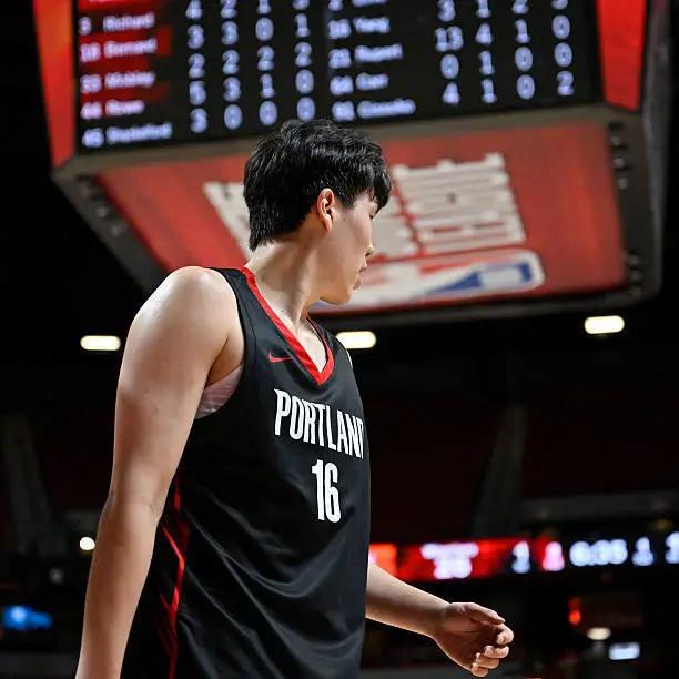 爱游戏官方推荐NBA季后赛今晚走向成谜，新疆广汇内部沟通，质疑声仍在，更衣室氛围转暖的简单介绍