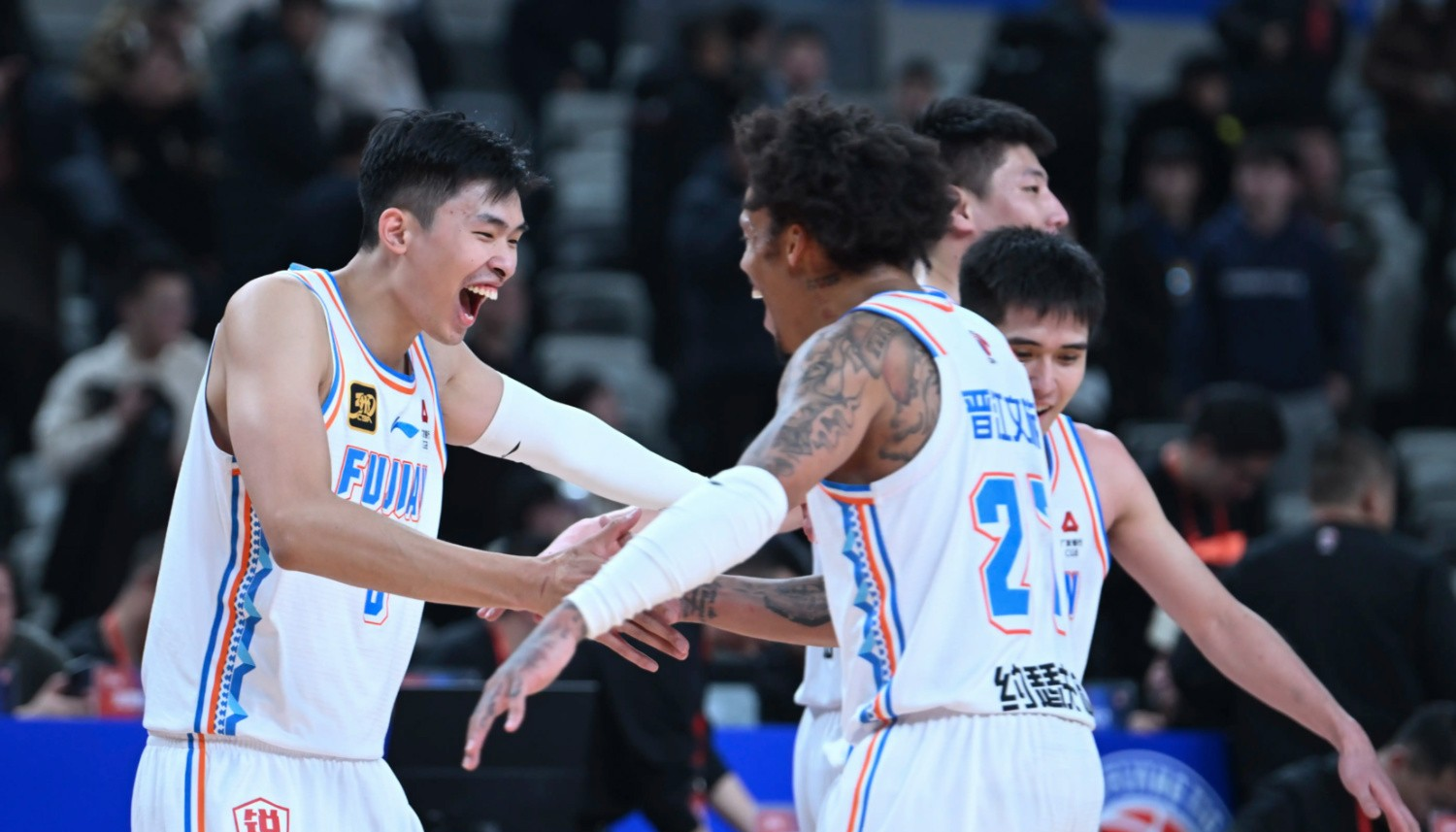 爱游戏2025必玩关于赛后足总杯焦点战，深圳男篮完成体检，球迷炸锅，训练强度明显提升的信息