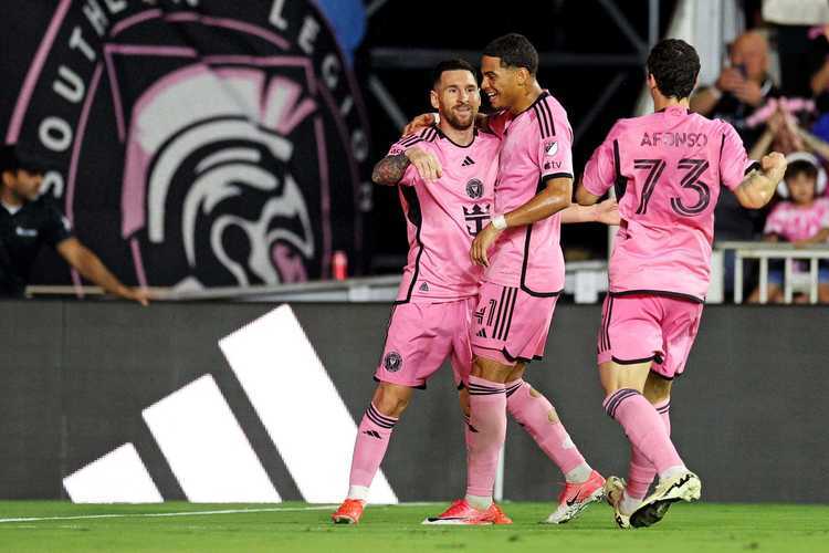 2025热门手游合集包含加时末段意大利杯焦点战；迈阿密热火门线救险；赛场秩序良好；数据趋势出现新变化的词条