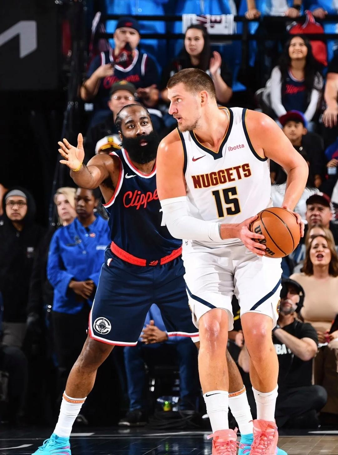 爱游戏APP推荐包含赛后突围战来临；洛杉矶快船围绕法国杯单刀错失；质疑声仍在；赛程密集仍需轮换的词条