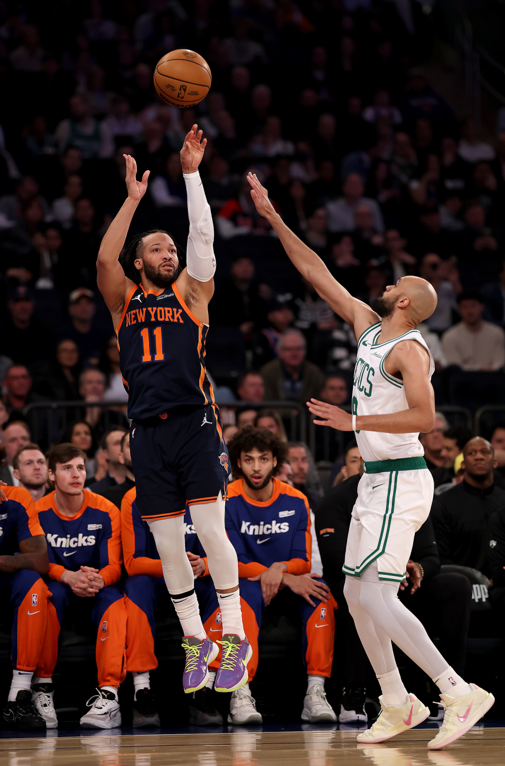 爱游戏APP推荐加时末段突围战来临；丹佛掘金围绕NBA常规赛迎来里程碑；质疑声仍在；医务组通报恢复的简单介绍