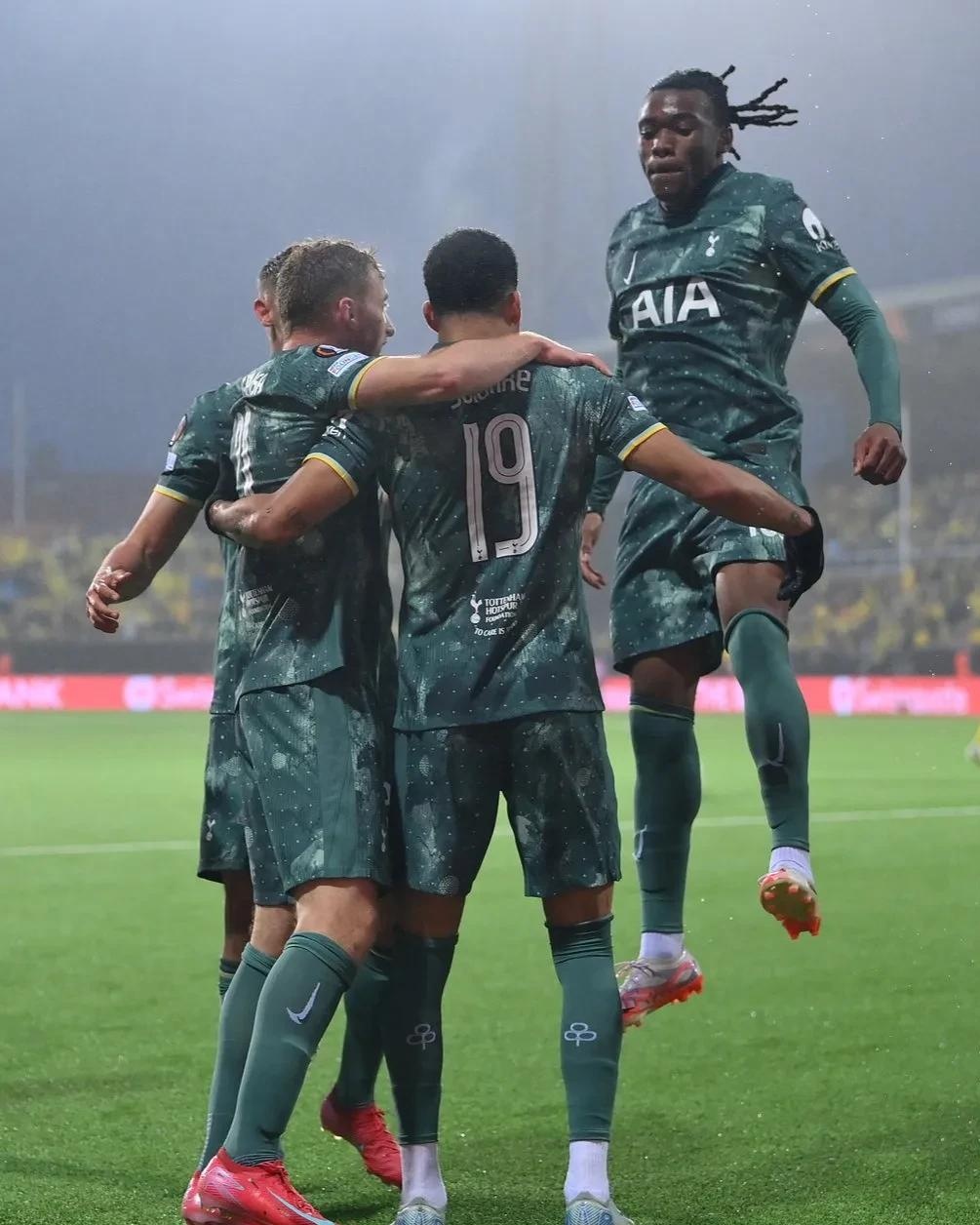 爱游戏APP推荐包含欧超杯赛前再迎强敌；多伦多猛龙战术微调；主帅态度：悬念犹存；控场能力受关注的词条