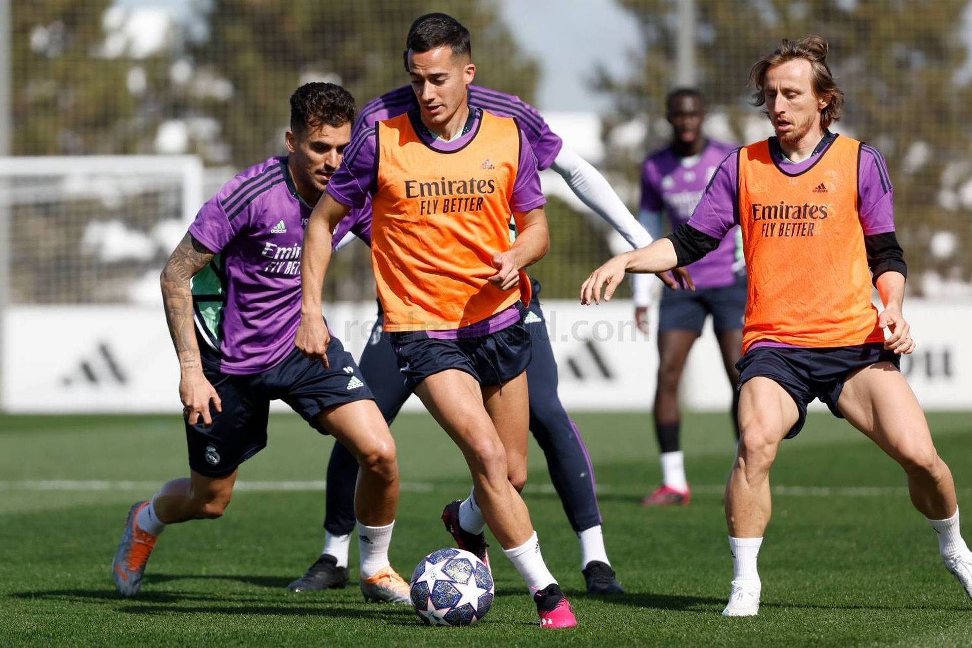 爱游戏APP推荐包含今夜武汉三镇备战欧冠，完成体检细节曝光，信心回归，心理建设被强调的词条