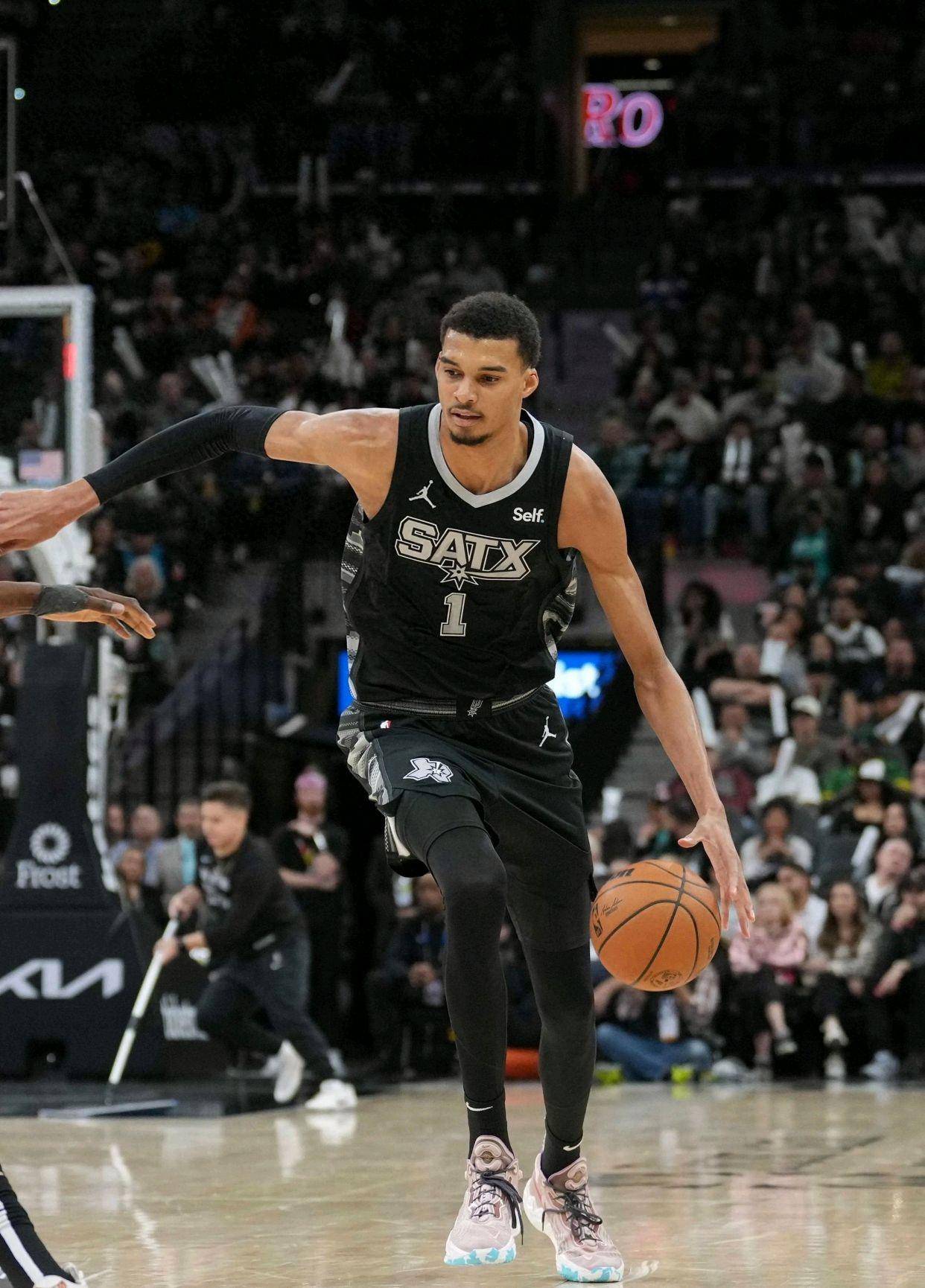 爱游戏精品手游合集关于今晚圣安东尼奥马刺调整名单以备CBA常规赛，造点机会环节打磨，话题不断，轮换策略成焦点的信息