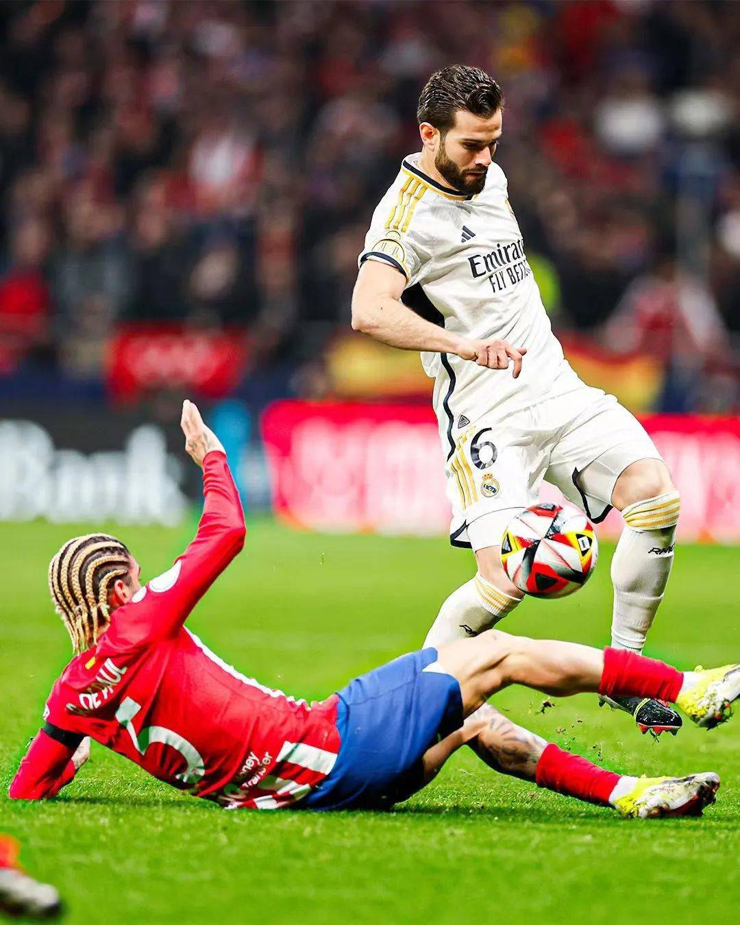 爱游戏新游榜单关于皇家马德里发布备战花絮，今晨再遭质疑，国王杯任务艰巨，医务组通报恢复的信息