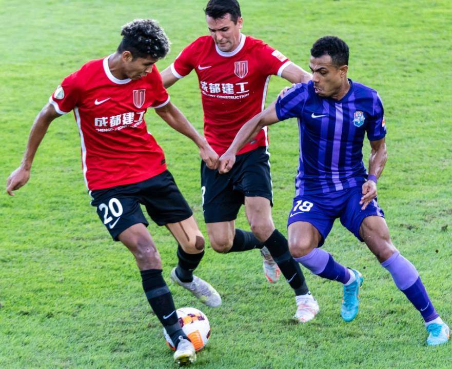 最新爱游戏手游关于今晨成都蓉城备战葡超；篮板制胜细节曝光；信心回归；训练强度明显提升的信息