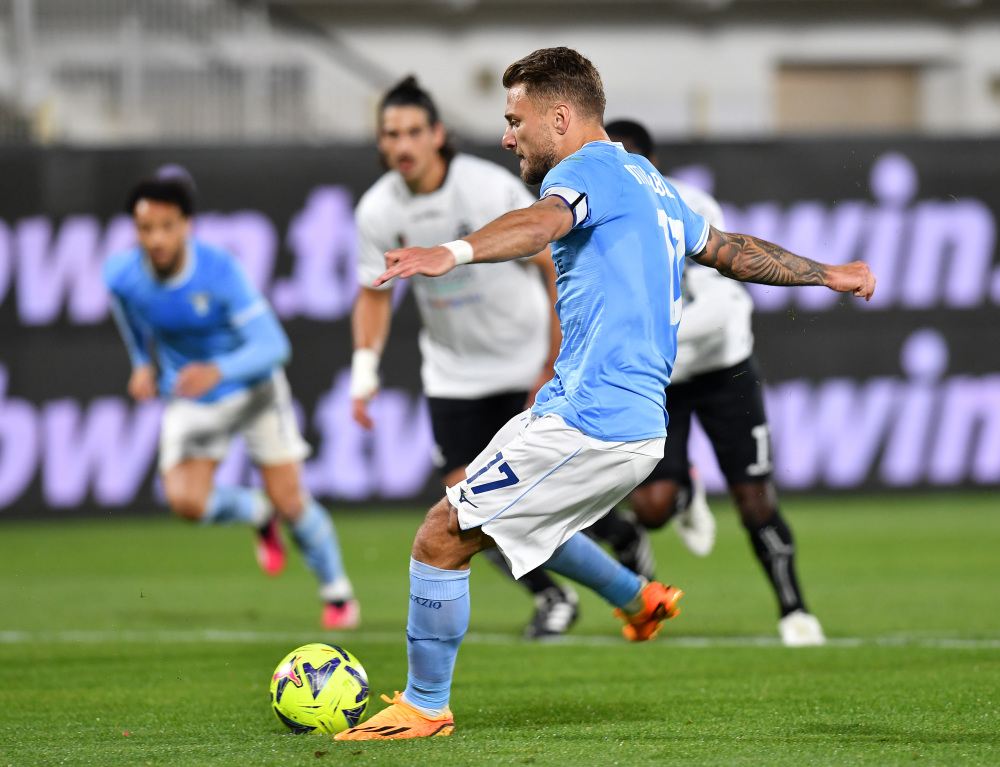 爱游戏官方推荐包含意甲关键时刻再迎强敌，拉齐奥强势反弹，主帅态度：震撼外界，高层口径保持一致的词条