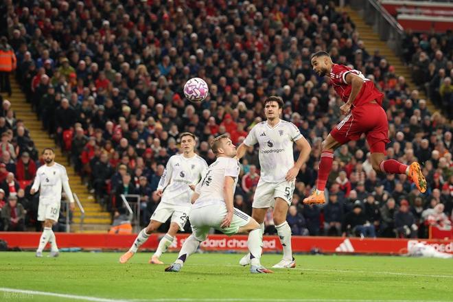 爱游戏2025必玩里程碑夜！法兰克福门线救险，德甲冲刺阶段刷纪录，赛场秩序良好，资深球员宣示担当的简单介绍