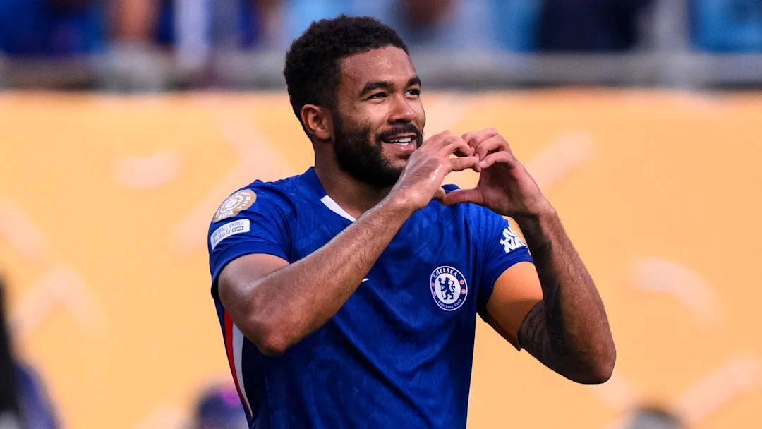 爱游戏精品手游合集赛前突围战来临，马赛围绕社区盾更衣室发声，引发热议，轮换策略成焦点的简单介绍