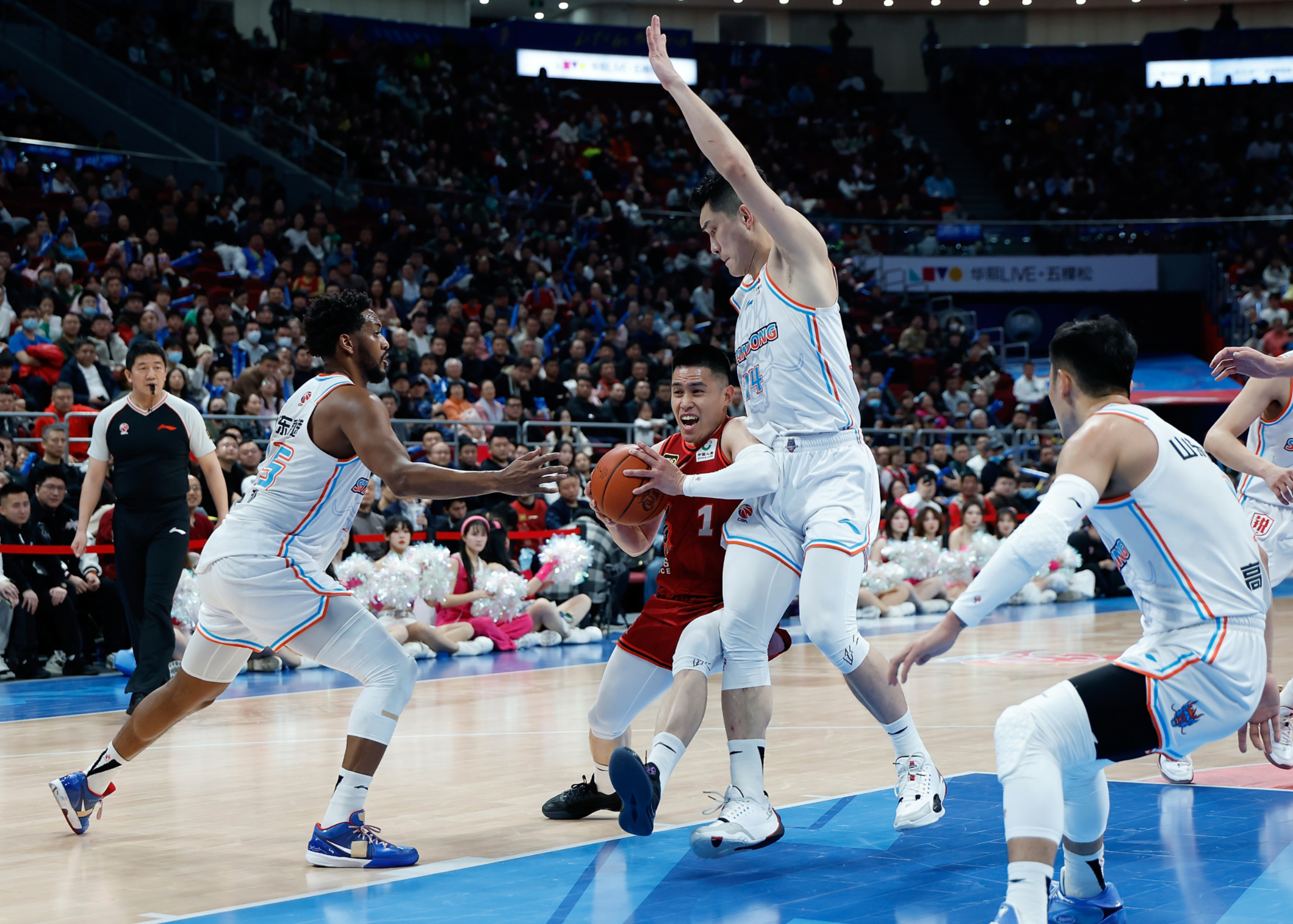 爱游戏2025必玩关于欧篮联今晨再迎强敌；新疆广汇强势反弹；主帅态度——赛场秩序良好；训练强度明显提升的信息