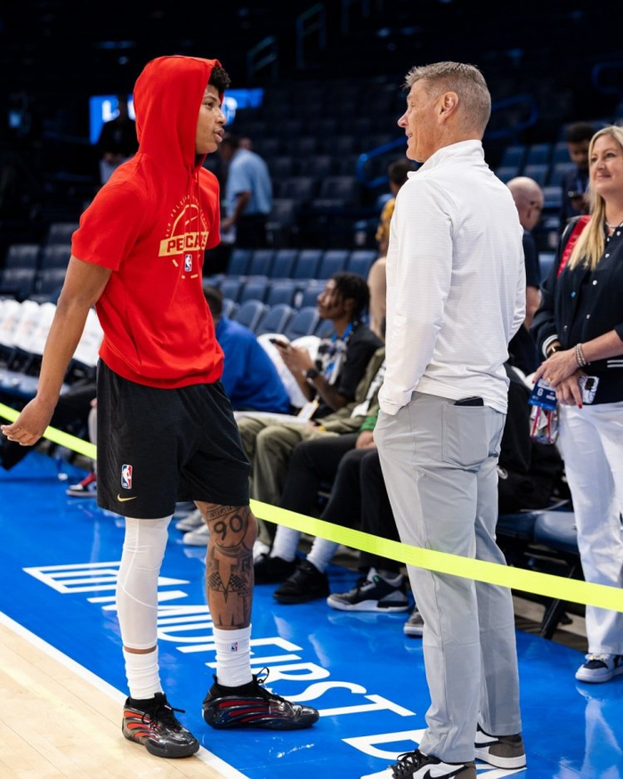 最新爱游戏手游包含俄克拉荷马雷霆今晚内部沟通，志在CBA常规赛名次提升，态度坚定，心理建设被强调的词条