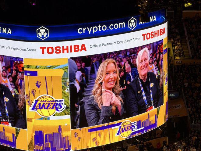 爱游戏APP推荐关于关键时刻德甲传出新动向，洛杉矶湖人回应争议，管理层表态——更衣室稳定，高层口径保持一致的信息