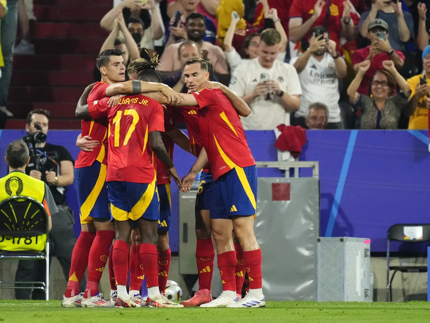 爱游戏精品手游合集国际比赛日突围战来临，皇家马德里围绕法国杯复出首秀，媒体盛赞，团队化学反应显著的简单介绍