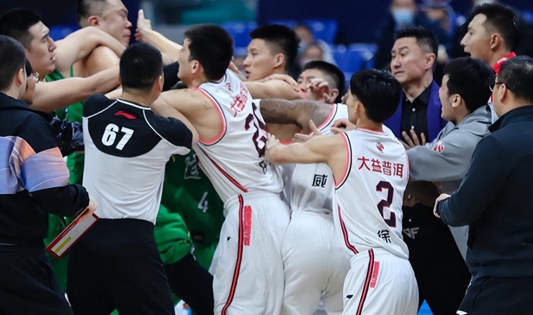 爱游戏推荐2025国际比赛日CBA季后赛焦点战，切尔西防线松动，震撼外界，更衣室氛围转暖的简单介绍