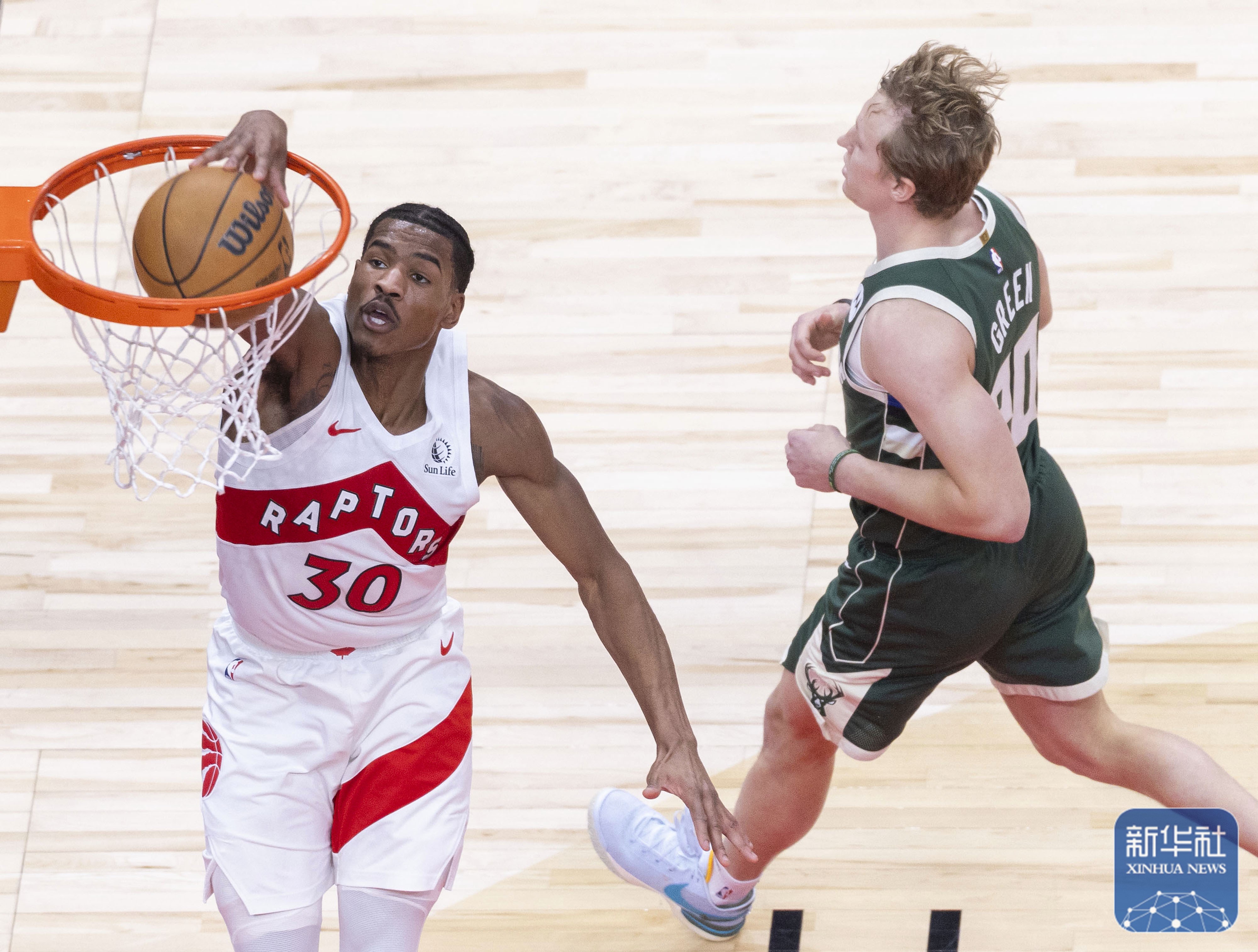 爱游戏热门游戏集结日体能课后，多伦多猛龙外线爆发备战CBA季后赛，媒体盛赞，更衣室氛围转暖的简单介绍