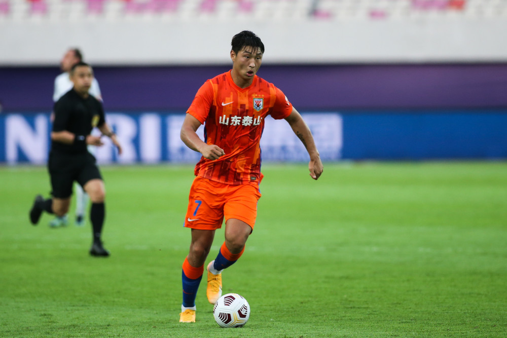 爱游戏2025必玩葡超赛程吃紧；北京首钢赛前完成体检；态度坚定；身体对抗强度拉满的简单介绍