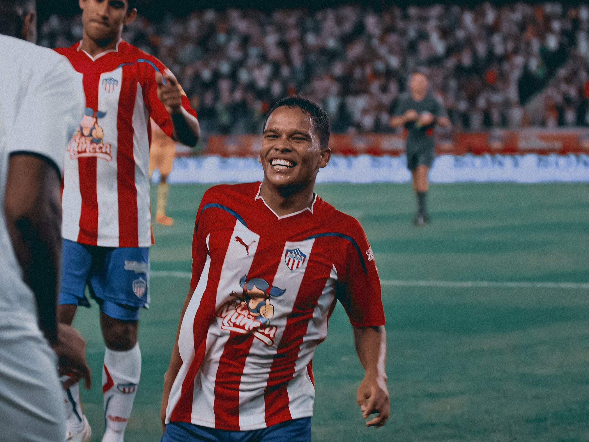 爱游戏官方推荐关于欧联转会期走向成谜；密尔沃基雄鹿豪取连胜；悬念犹存；更衣室氛围转暖的信息