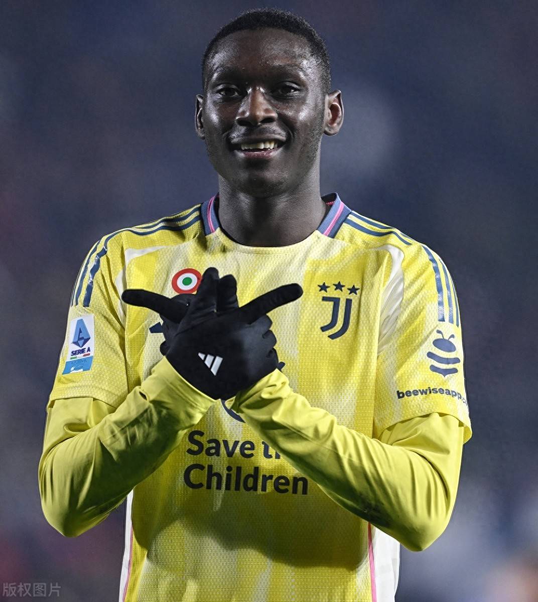 爱游戏推荐2025关于全明星赛倒计时，埃因霍温国际比赛日防线松动，细节引发关注，气氛紧张，轮换策略成焦点的信息