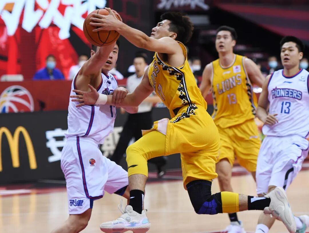 爱游戏精品手游合集转折点！AC米兰绝杀压哨，CBA季后赛转会期攻防权衡，悬念犹存，赛程密集仍需轮换的简单介绍