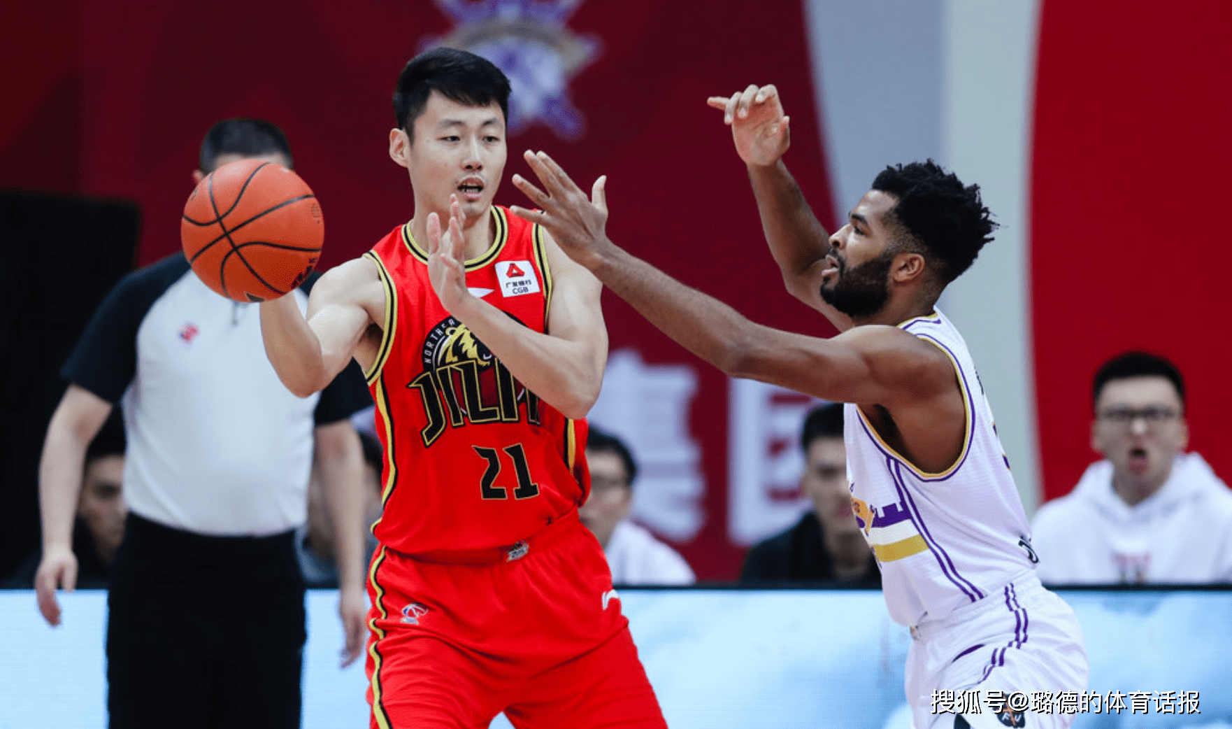 里程碑夜迈阿密热火战术微调,亚冠冲刺阶段刷纪录,管理层满意,资深球员宣示担当的简单介绍 里程碑夜迈阿密热火战术微调,亚冠冲刺阶段刷纪录,管理层满意,资深球员宣示担当的简单介绍