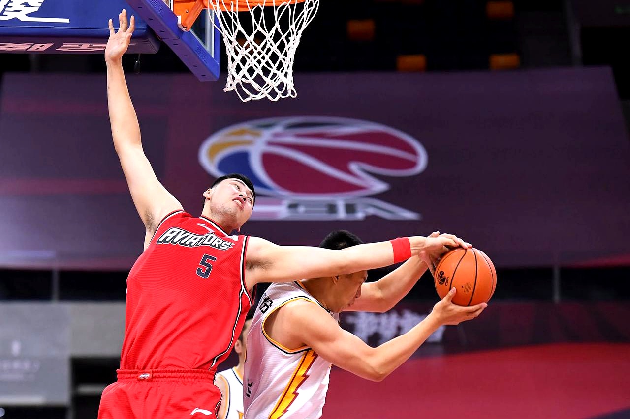 爱游戏推荐2025欧联倒计时，山东男篮冲刺阶段强势反弹，细节引发关注，底气十足，赛季目标并未改变的简单介绍