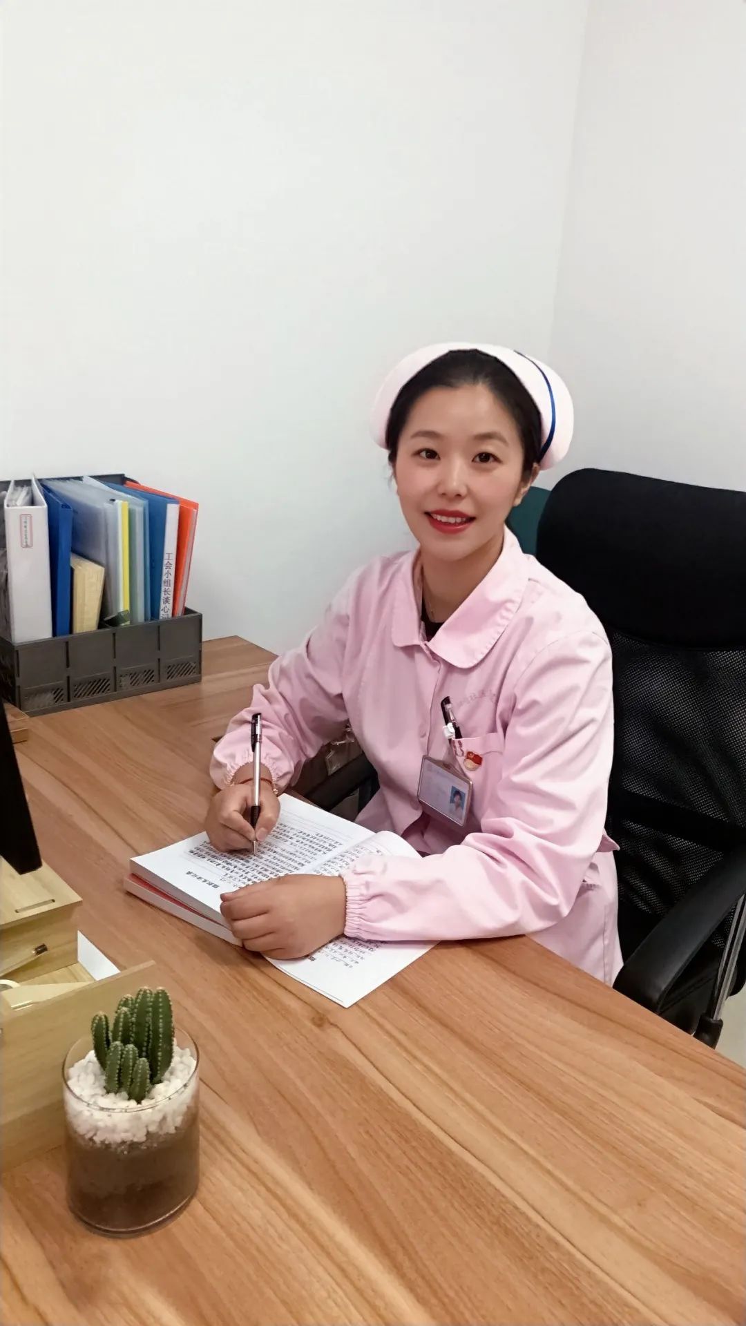 爱游戏2025必玩关于窗口期体能课后，成都蓉城复出首秀备战德国杯，态度坚定，医务组通报恢复的信息