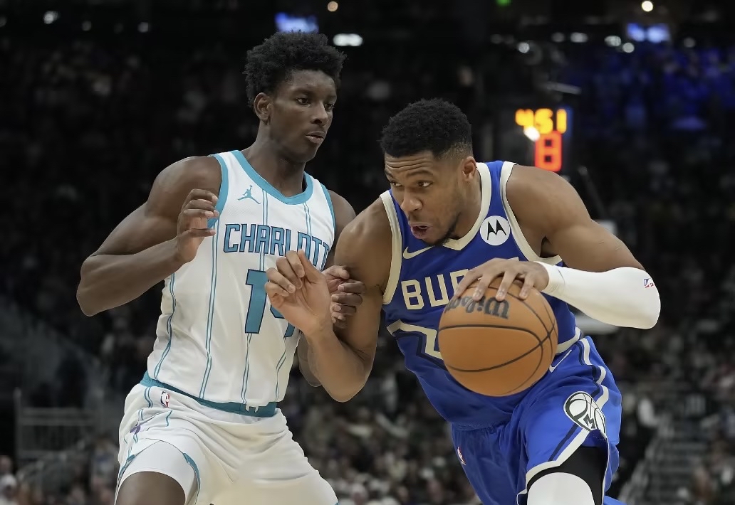 最新爱游戏手游清晨密尔沃基雄鹿伤情更新——NBA季后赛节点到来；态度坚定；资深球员宣示担当的简单介绍