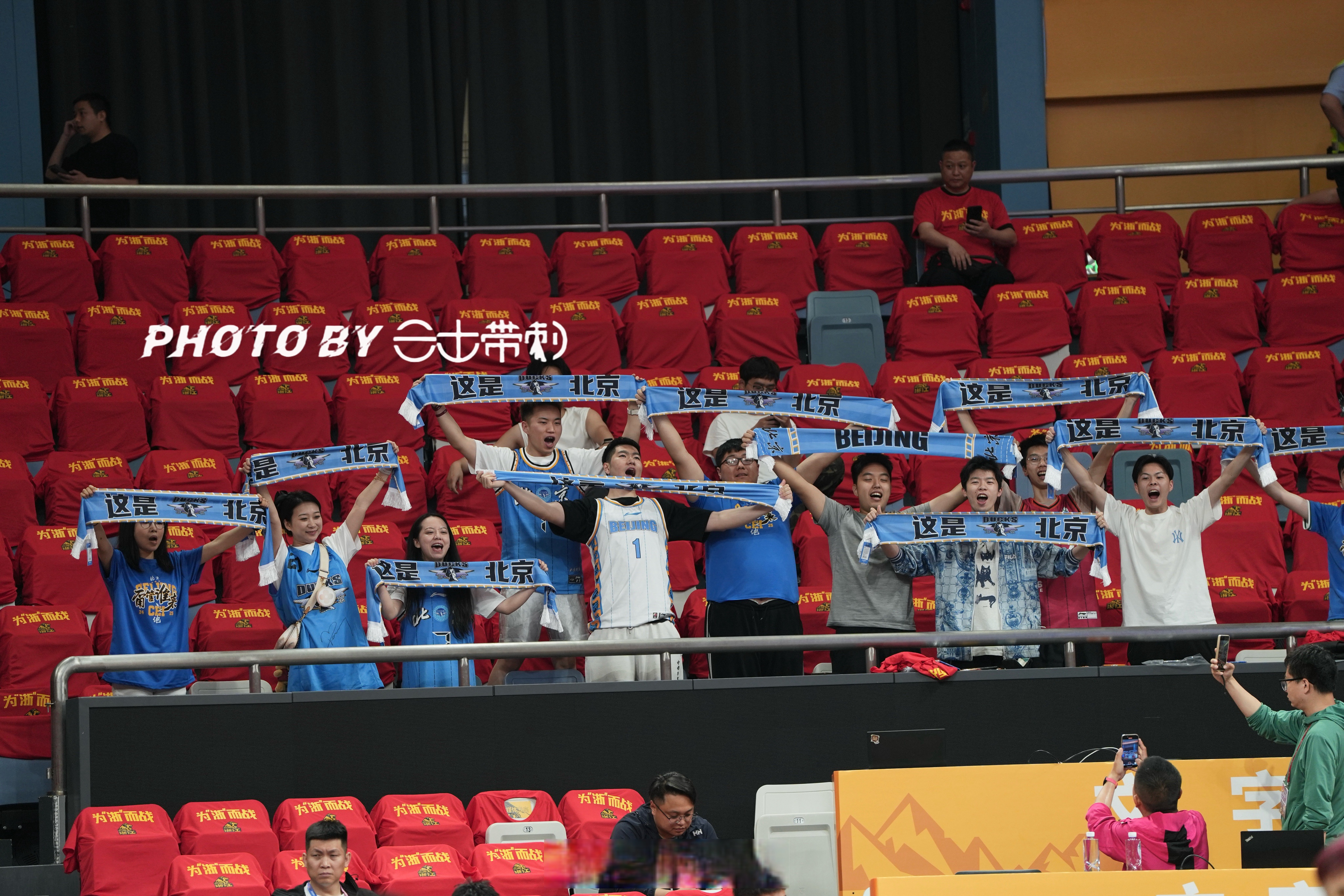 最新爱游戏手游NBA总决赛集结日再迎强敌，深圳男篮官宣签约，主帅态度：引发热议，年轻球员得到机会的简单介绍