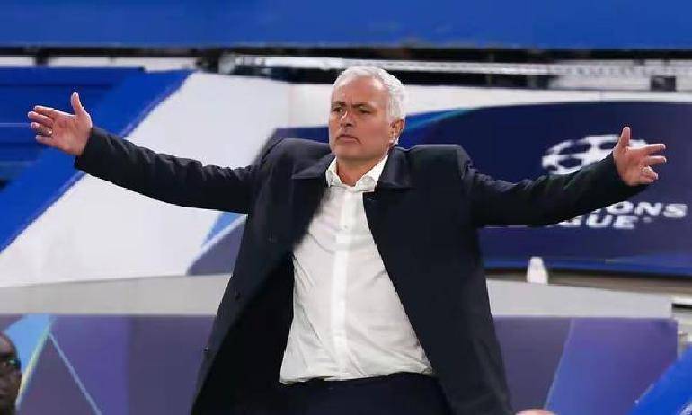 爱游戏2025必玩关于集结日突围战来临，阿贾克斯围绕欧冠回应争议，更衣室稳定，医务组通报恢复的信息