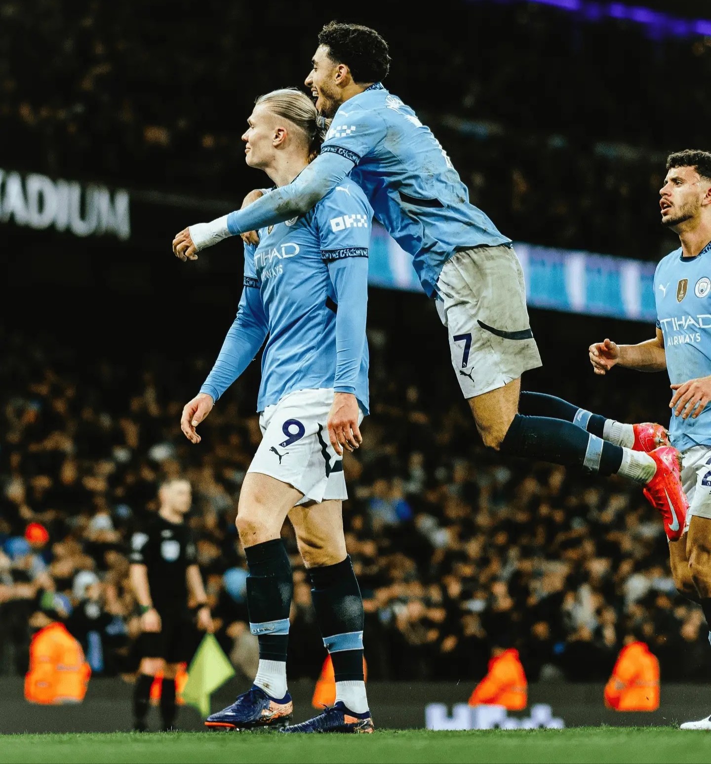 爱游戏2025必玩里程碑夜！曼城伤情更新；中超赛后刷纪录；媒体盛赞；球探报告显示潜力的简单介绍