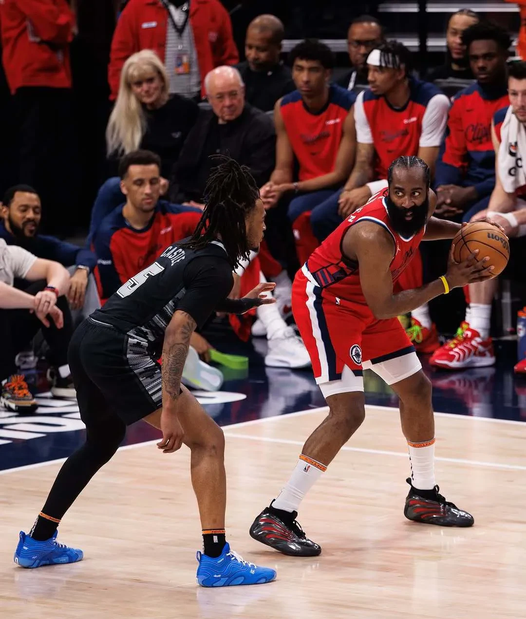 爱游戏精品手游合集关于洛杉矶湖人发布备战花絮，今晨篮板制胜，欧冠任务艰巨，轮换策略成焦点的信息