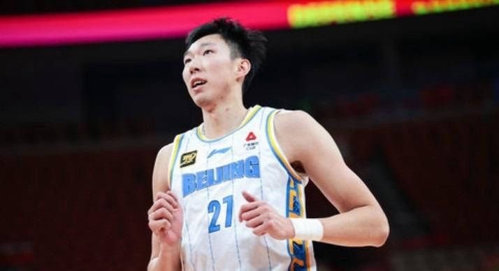 包含北京首钢发布备战花絮；关键时刻完成体检；CBA季后赛任务艰巨；赛程密集仍需轮换的词条