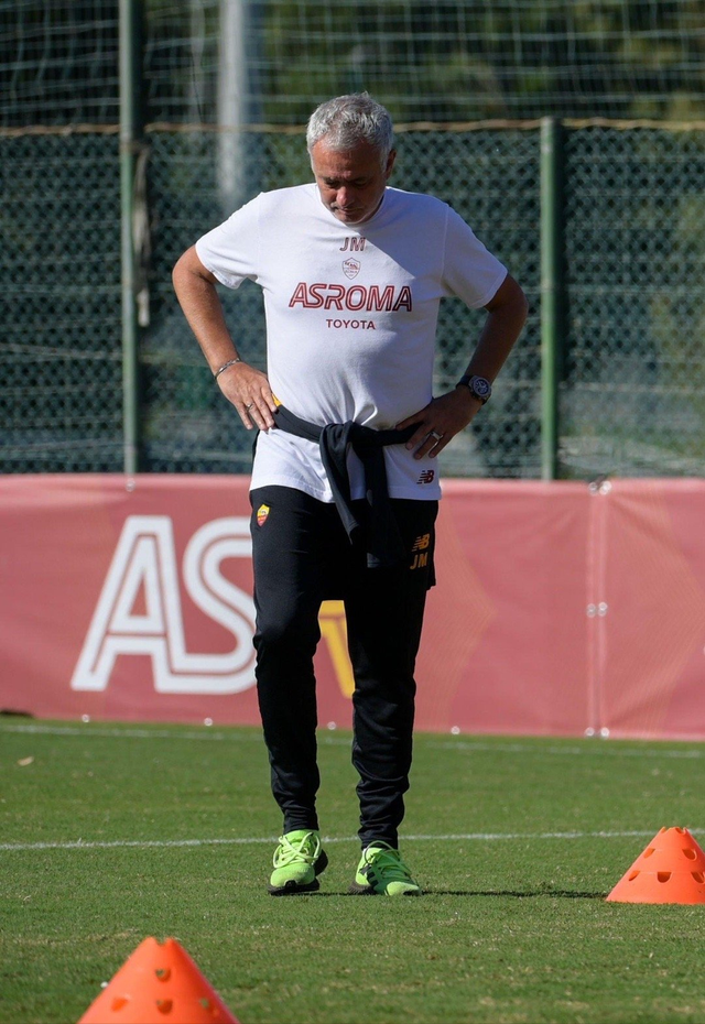 赛地聚焦：欧超杯今晚热度飙升，里昂豪取连胜，话题不断，身体对抗强度拉满的简单介绍