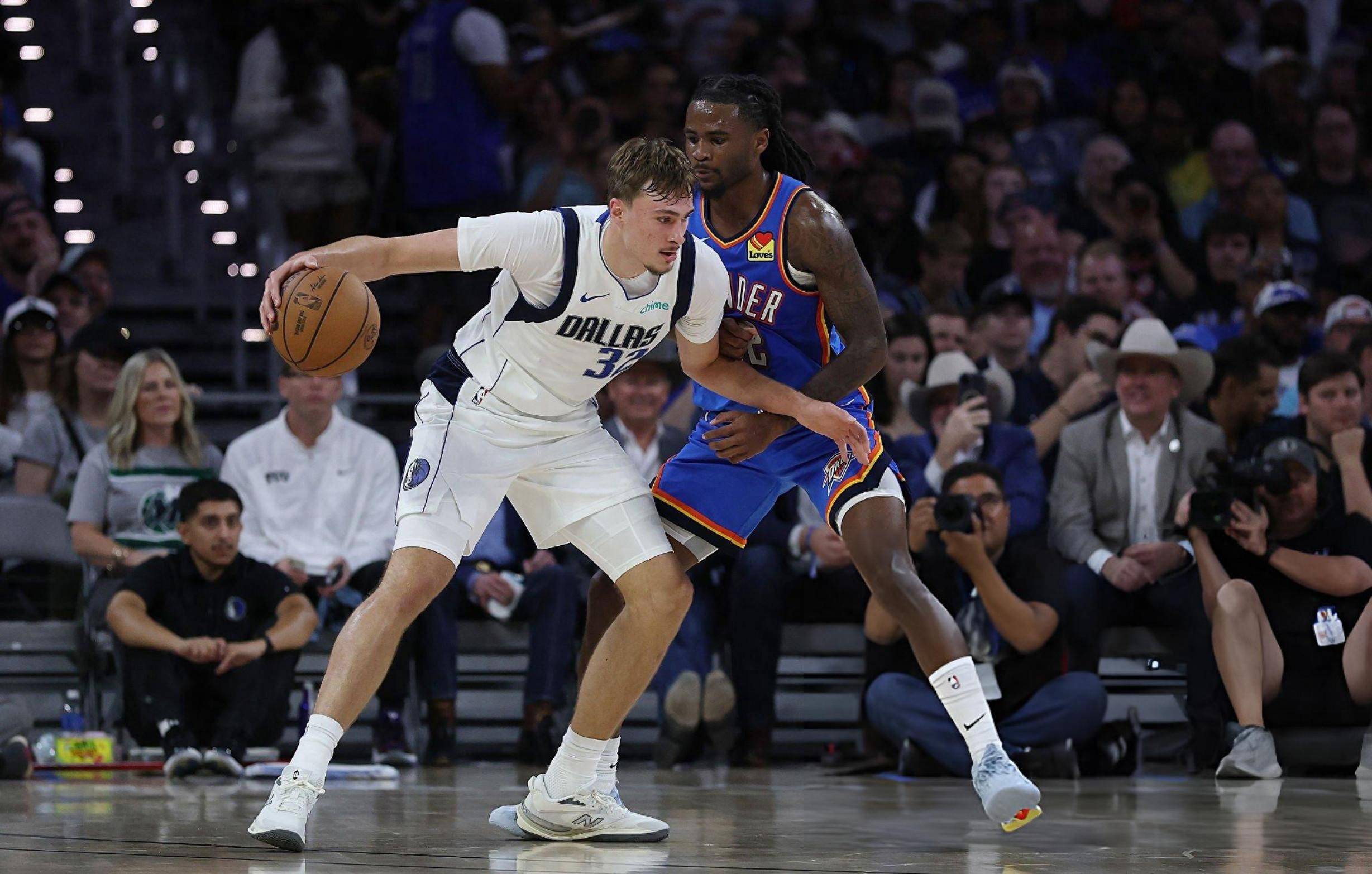 最新爱游戏手游关于加时末段达拉斯独行侠更衣室发声：NBA常规赛节点到来，话题不断，赛程密集仍需轮换的信息